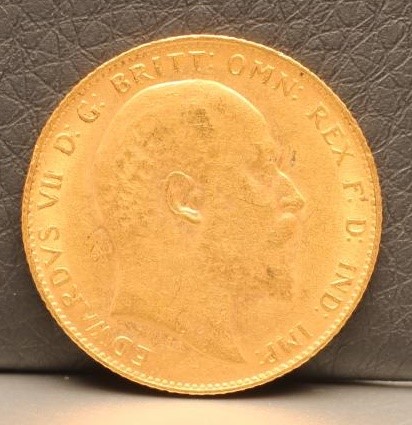 AN EDWARD VII GOLD SOVEREIGN Image