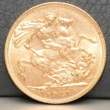 A GEORGE V GOLD SOVEREIGN Image