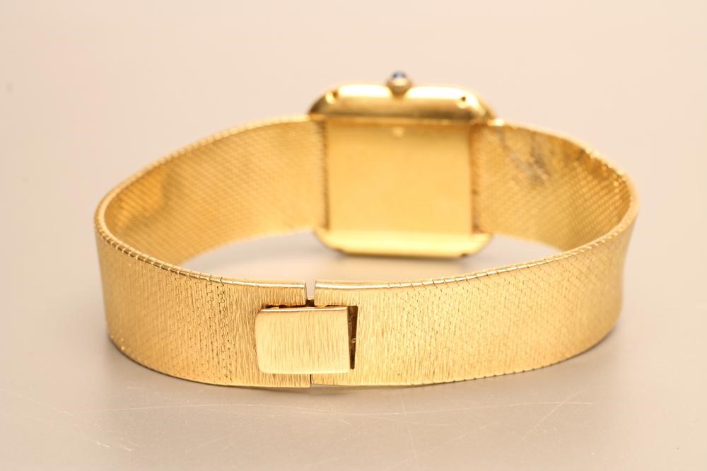 A GENTLEMAN'S 18CT GOLD BAUME & MERCIER WRISTWATCH Image