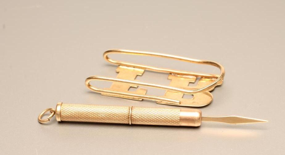 A 9CT GOLD MONEY CLIP Image