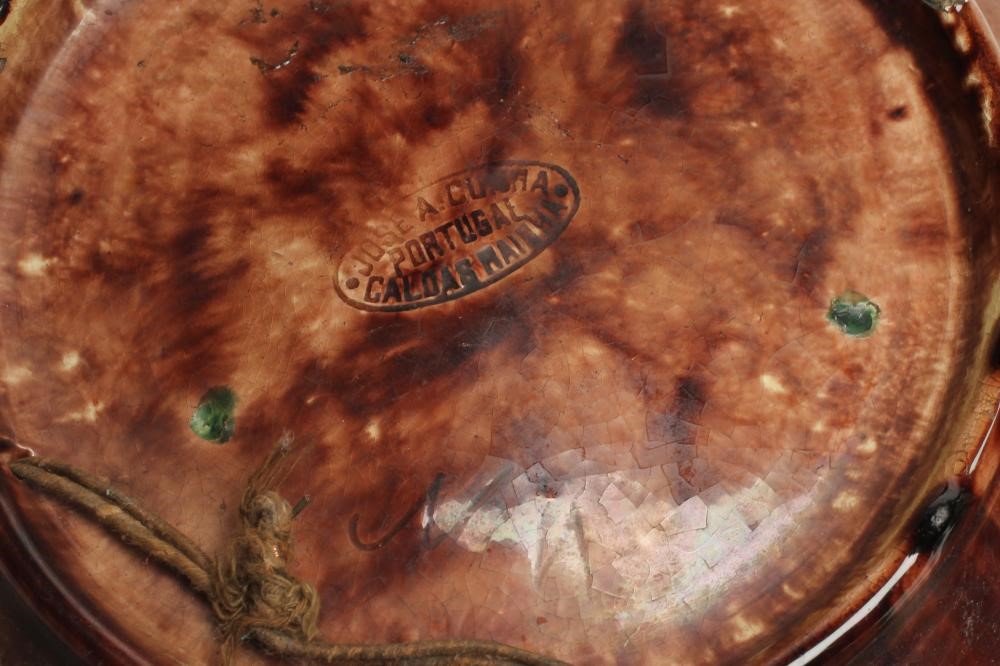 A PAIR OF JOSE A. CUNHA CALDAS RAINHA MAJOLICA WALL PLAQUES Image