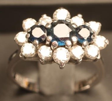 A SAPPHIRE AND DIAMOND DRESS RING Image