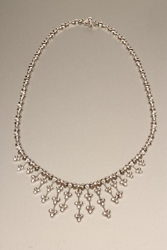 AN 18CT WHITE GOLD AND DIAMOND FRINGE NECKLACE Image