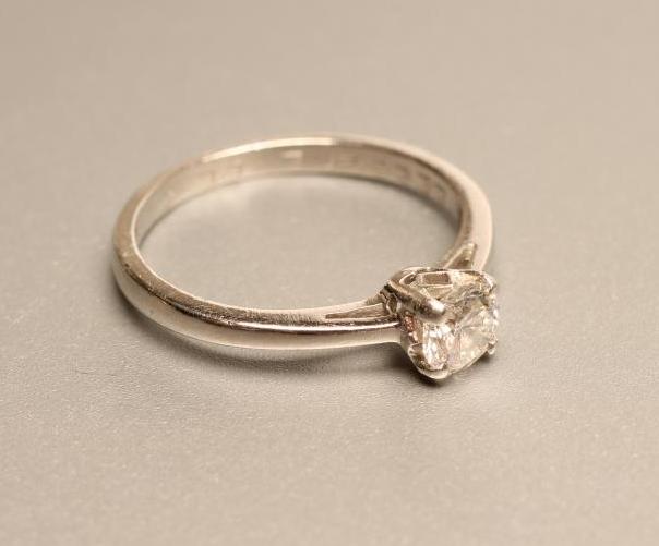 A SOLITAIRE DIAMOND RING Image