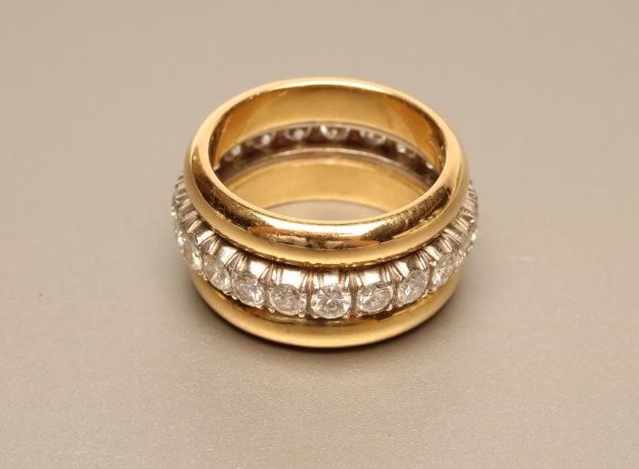 A DIAMOND ETERNITY RING Image