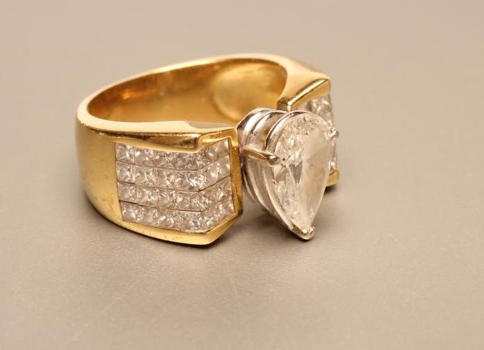 A DIAMOND RING Image