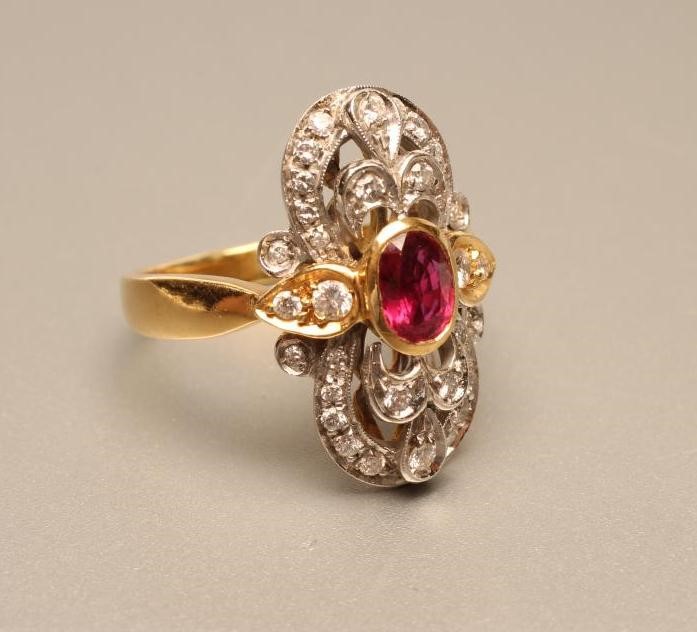 A RUBY AND DIAMOND ART DECO STYLE PLAQUE RING Image