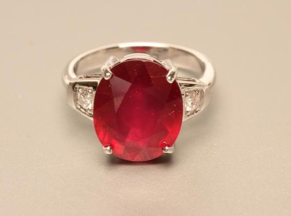 A RUBY DRESS RING Image