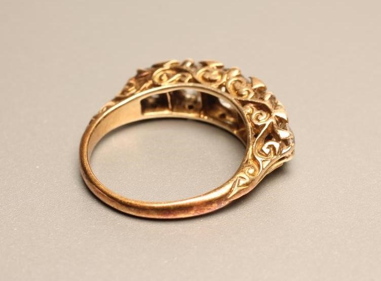 A FIVE STONE DIAMOND RING Image