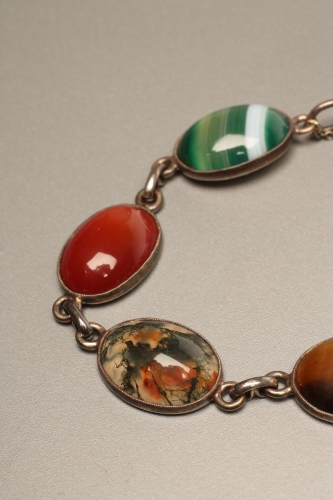 A JOHN HART IONA SILVER BRACELET Image