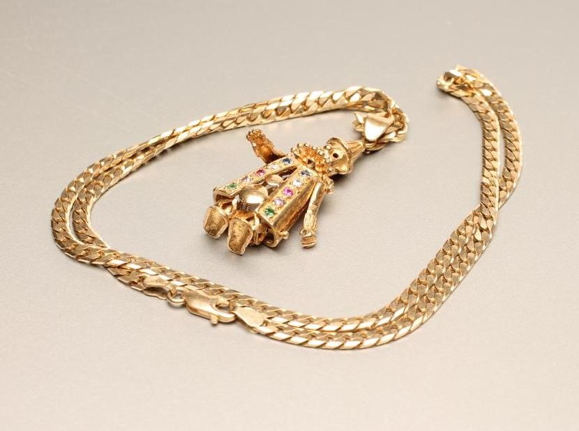 A MULTI-GEM SET 9CT GOLD NOVELTY CLOWN PENDANT Image