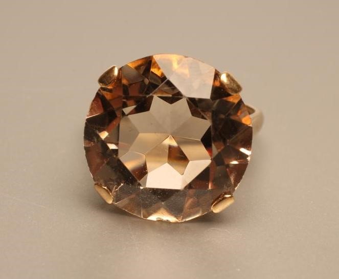 A SMOKY QUARTZ COCKTAIL RING Image