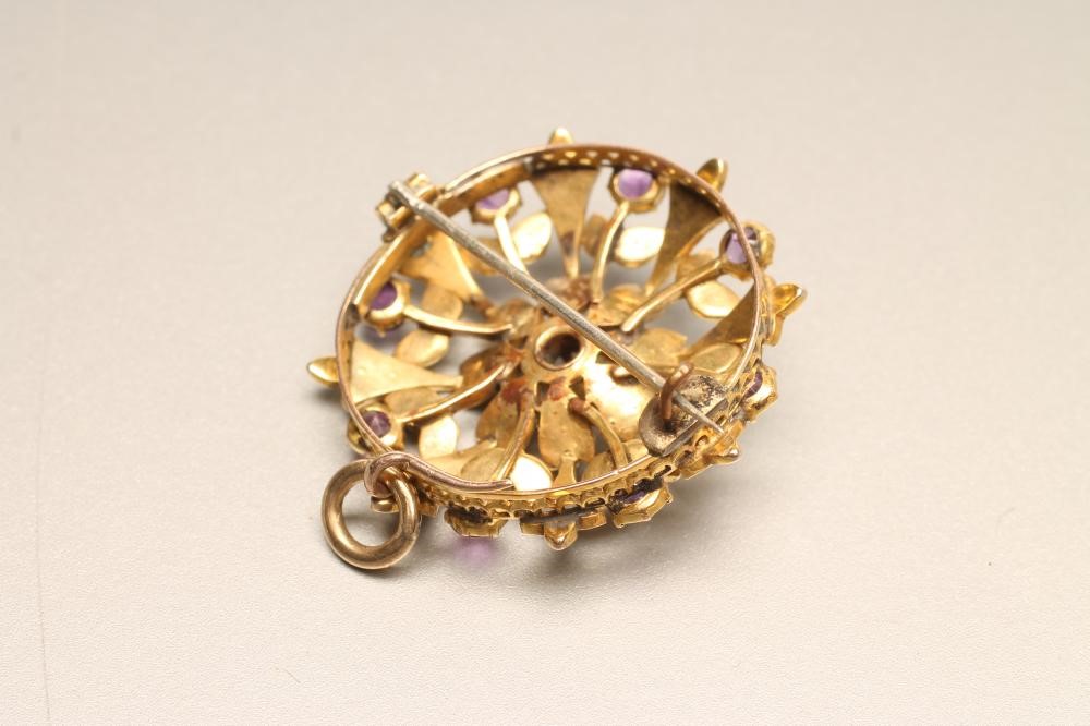 A VICTORIAN AMETHYST AND SEED PEARL CLUSTER BROOCH/PENDANT Image