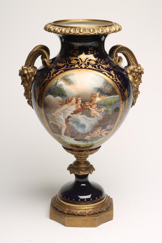 A FRENCH PORCELAIN GARNITURE VASE Image
