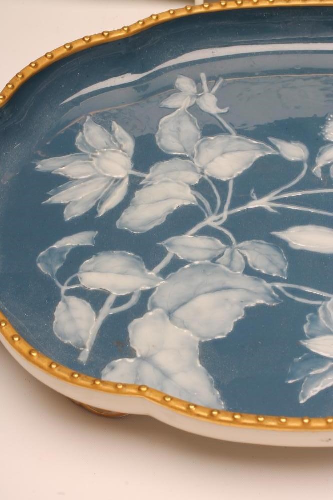 A PAIR OF GRAINGER'S WORCESTER PORCELAIN DISHES Image