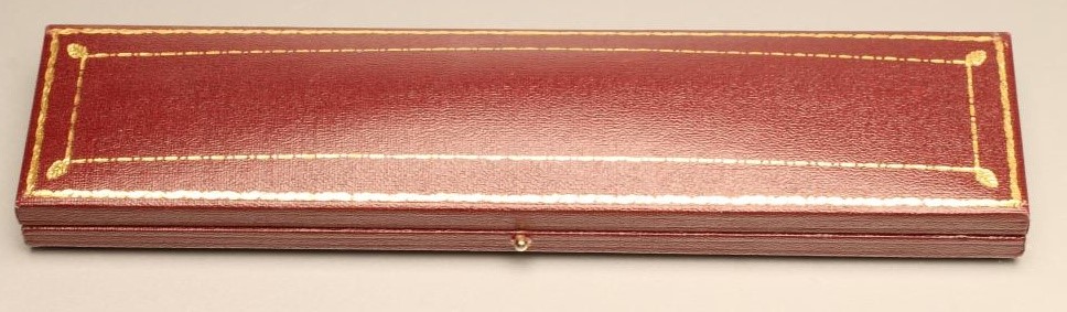 A SINGLE STRING OF GRADUATED CULTURED PEARLS Image