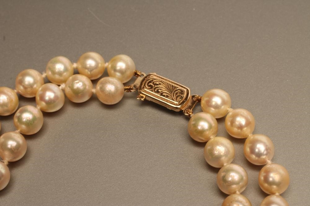 A DOUBLE STRING OF GRADUATED CULTURED PEARLS Image