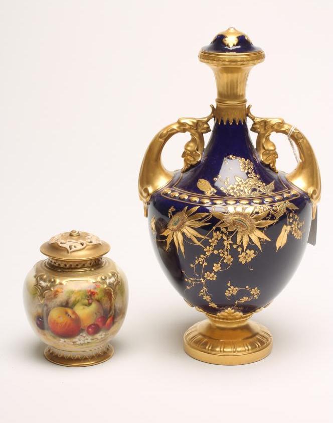 A ROYAL WORCESTER CHINA POT POURRI AND COVER Image