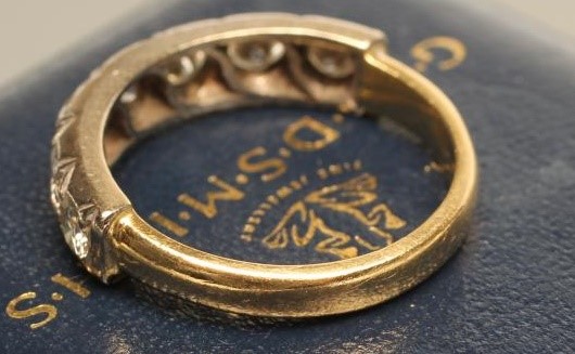 A SEVEN STONE DIAMOND HALF HOOP ETERNITY RING Image