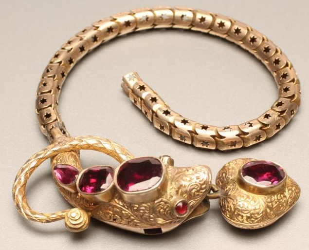 A VICTORIAN SNAKE BRACELET Image