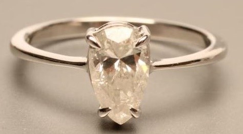 A SOLITAIRE DIAMOND RING Image