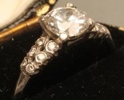 A SOLITAIRE DIAMOND RING Image
