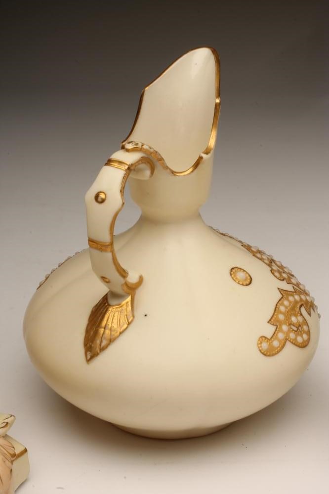 A COLLECTION OF LATE VICTORIAN GRAINGER & CO. WORCESTER PORCELAIN comprising a blush ivory wall Image