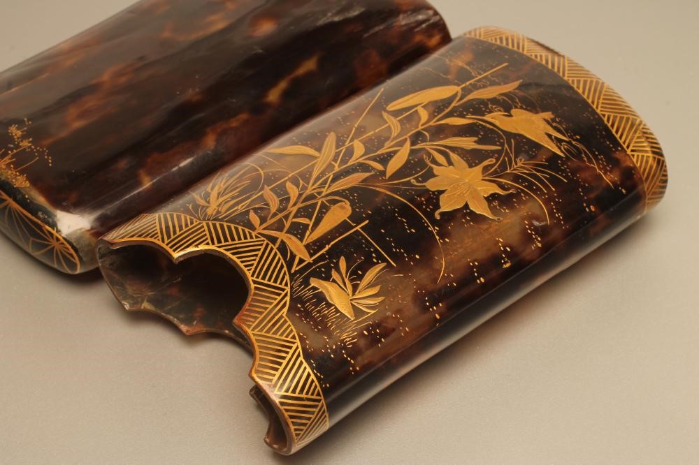 A CHINESE TORTOISESHELL CIGAR CASE Image