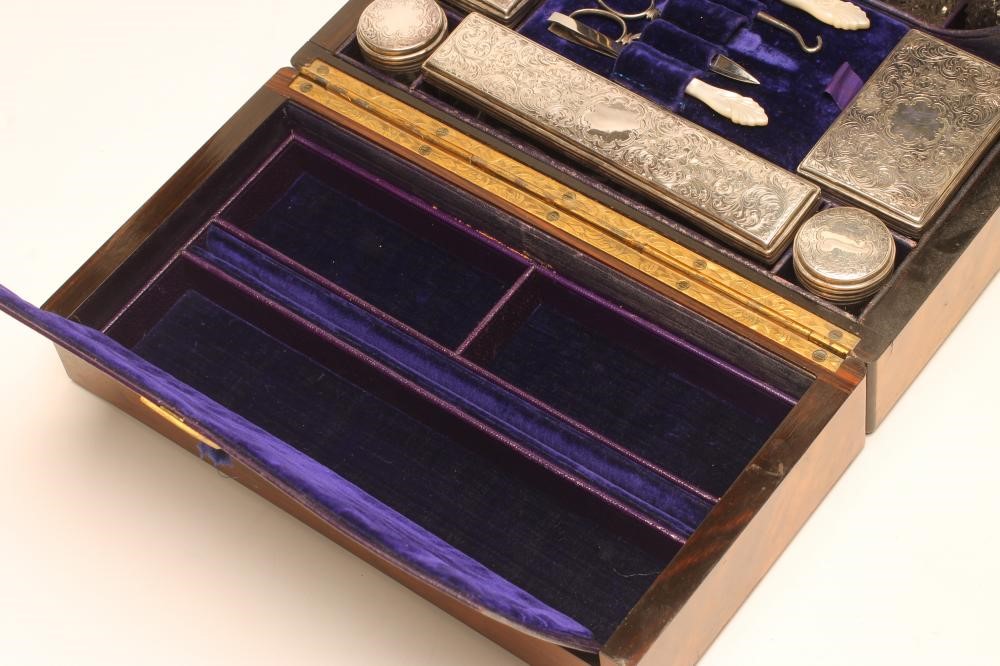 A VICTORIAN WALNUT TRAVELLING DRESSING CASE Image