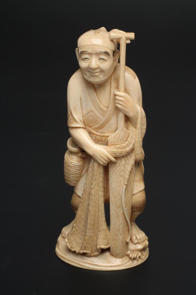 A JAPANESE ONE PIECE IVORY FIGURE Image