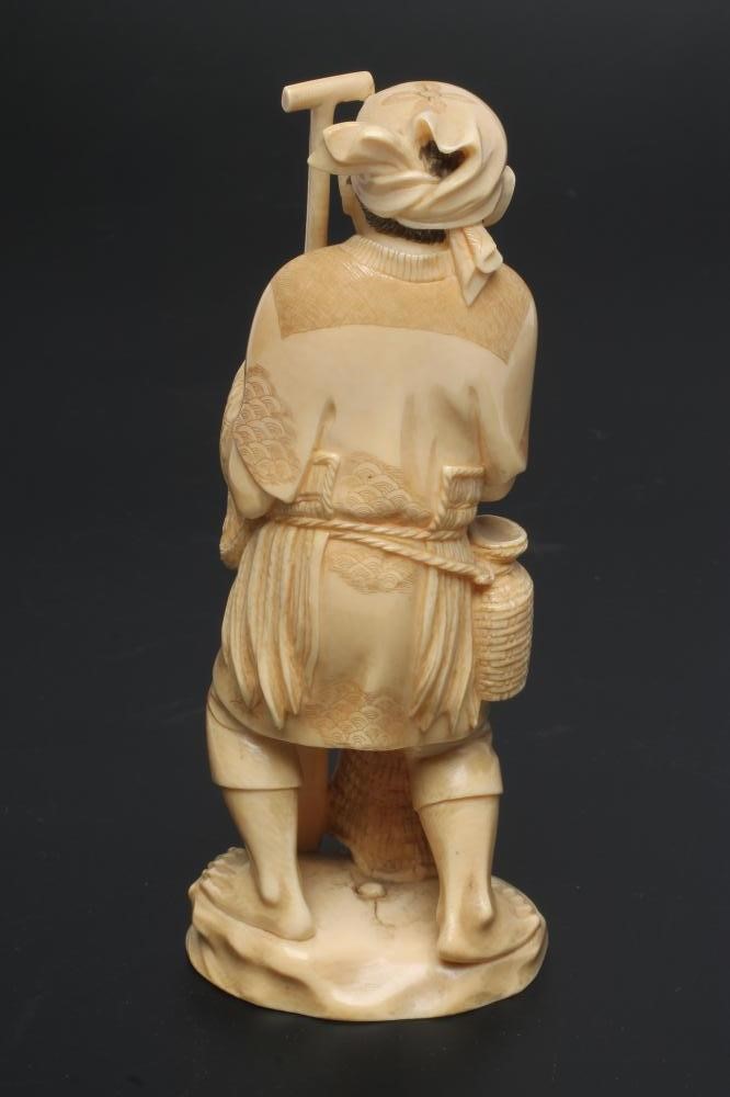 A JAPANESE ONE PIECE IVORY FIGURE Image