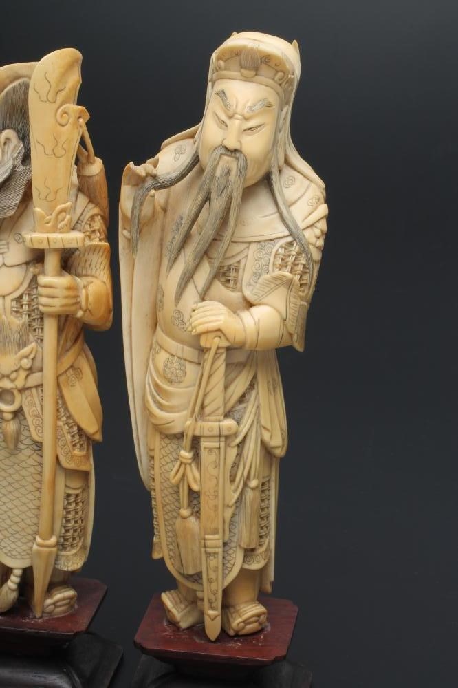 A SET OF THREE JAPANESE ONE PIECE IVORY FIGURES Image