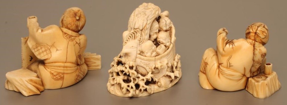 TWO JAPANESE SMALL IVORY CARVED FIGURES Image