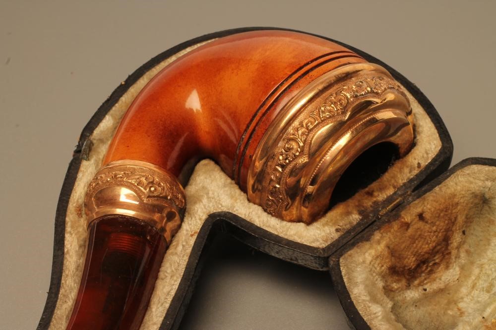 A meerschaum calabash pipe Hartleys Auctioneers & Valuers