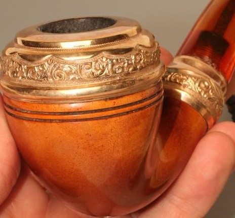 A MEERSCHAUM CALABASH PIPE Image