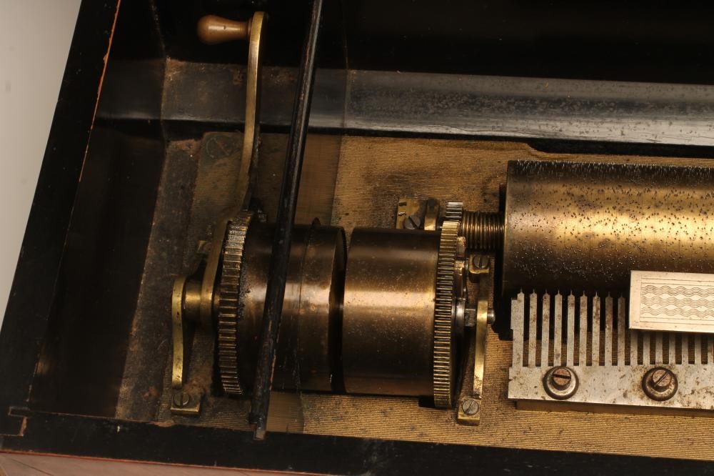 A SWISS LEVER WIND MUSICAL BOX Image