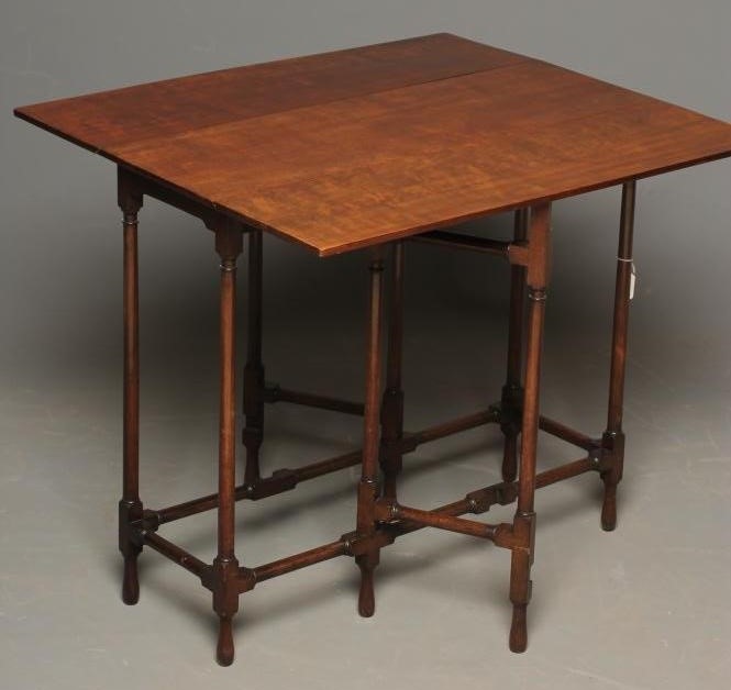 A GEORGIAN DESIGN MAHOGANY SPIDER LEG TABLE Image