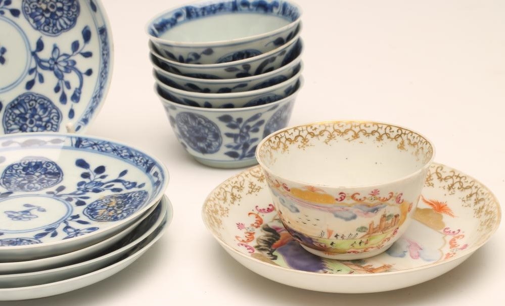 A COLLECTION OF CHINESE PORCELAIN comprising a tea bowl and saucer painted with a river scene Image