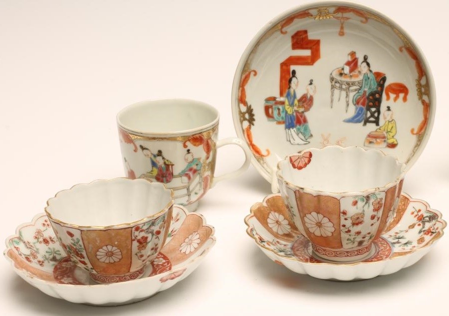 A COLLECTION OF CHINESE PORCELAIN comprising a tea bowl and saucer painted with a river scene Image
