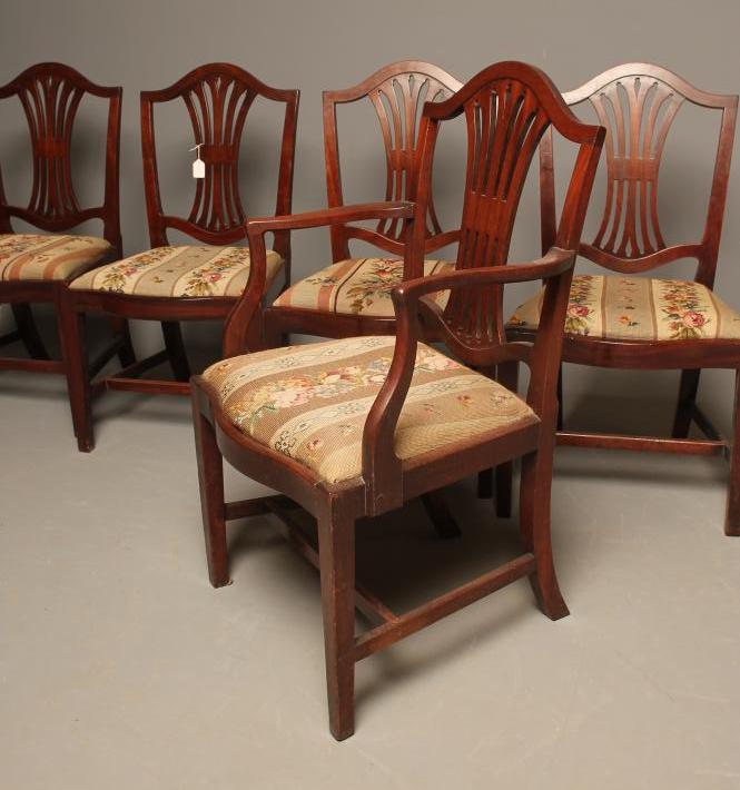 A SET OF EIGHT GEORGIAN MAHOGANY DINING CHAIRS including two elbow chairs Image