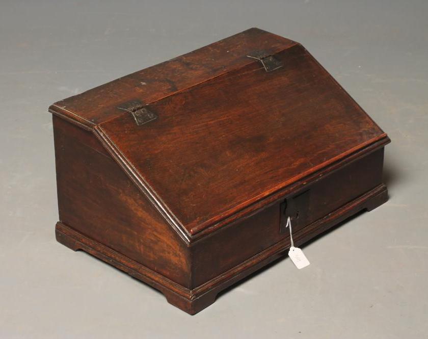 A GEORGIAN OAK BOX DESK Image