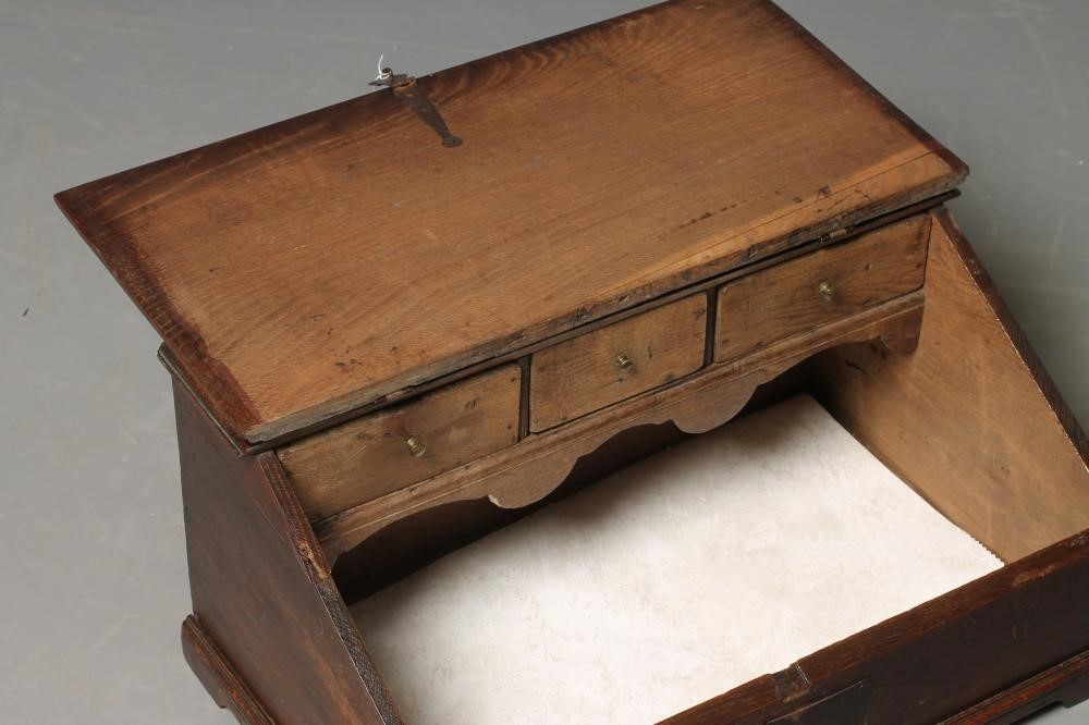 A GEORGIAN OAK BOX DESK Image