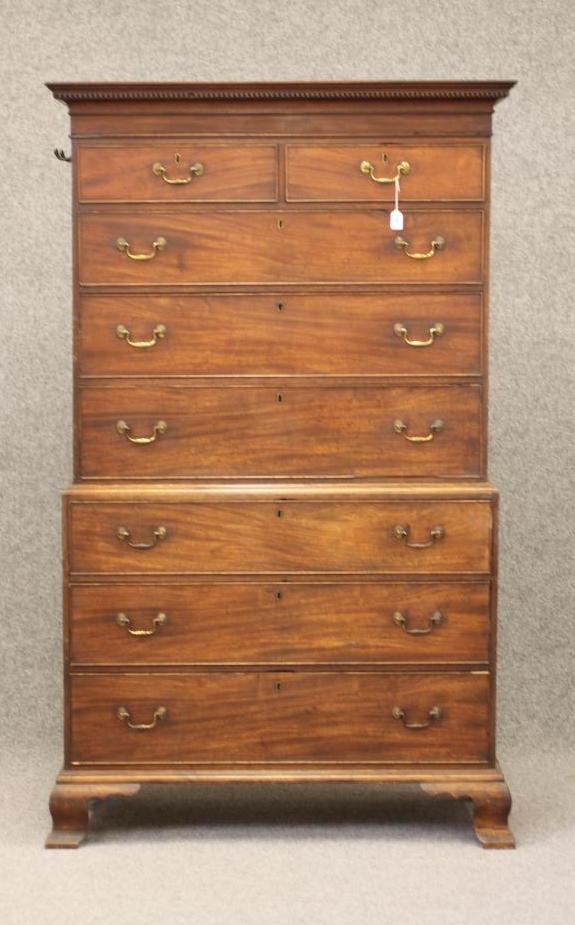 A GEORGIAN MAHOGANY CHEST ON CHEST Image