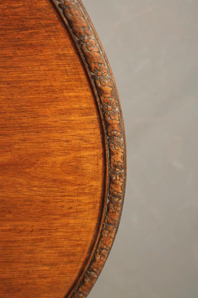 A MAHOGANY TRIPOD TABLE of Georgian design Image