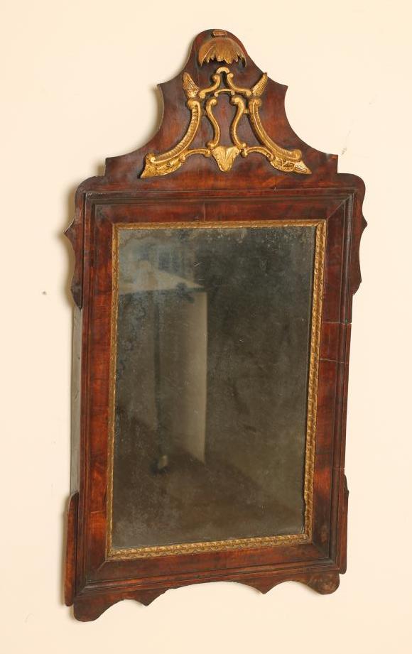 A GEORGIAN MAHOGANY FRAMED FRET PIER GLASS Image