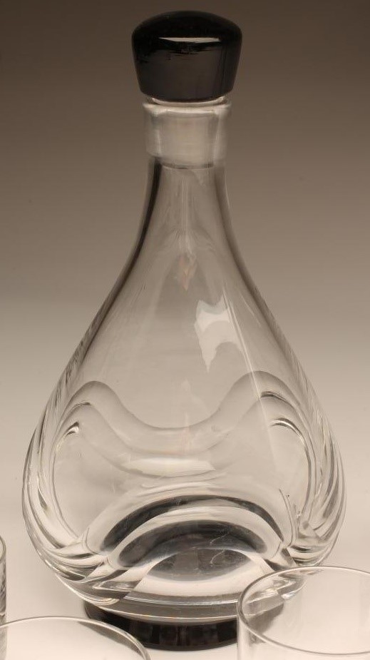 AN ORREFORS GLASS PART SUITE Image