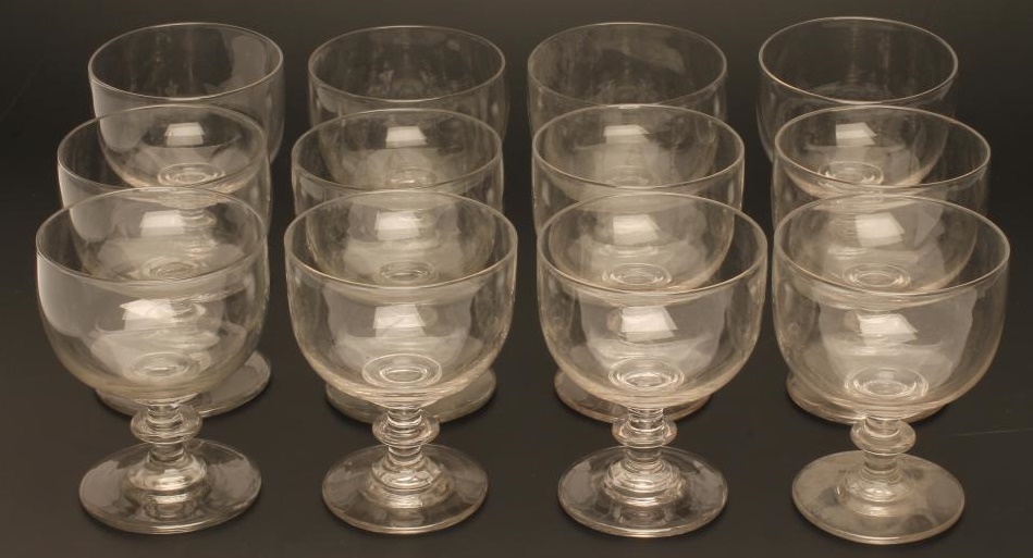 A GEORGIAN SET OF TWELVE GLASS GOBLETS Image