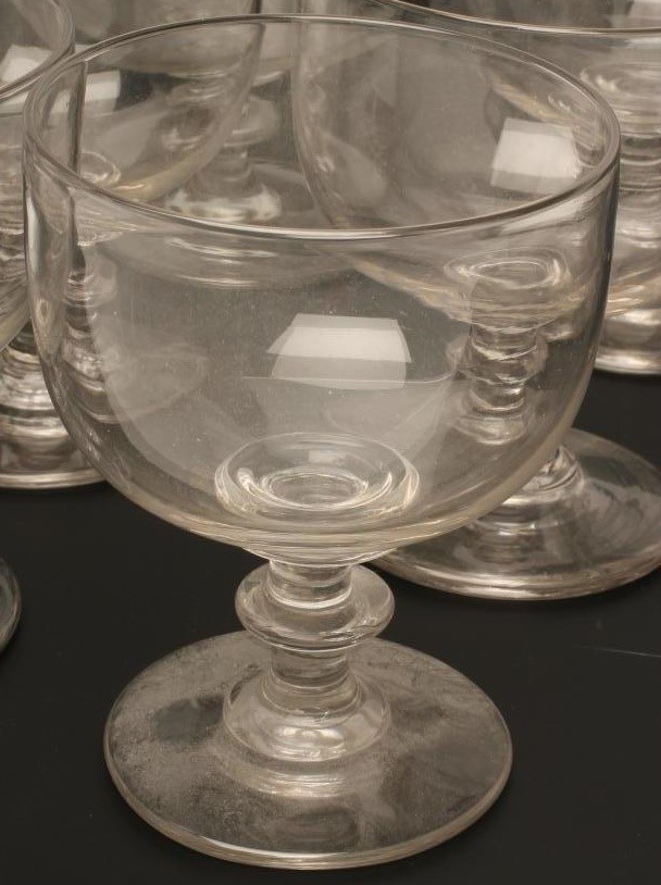 A GEORGIAN SET OF TWELVE GLASS GOBLETS Image
