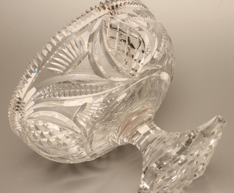 A HEAVY PEDESTAL GLASS BOWL Image