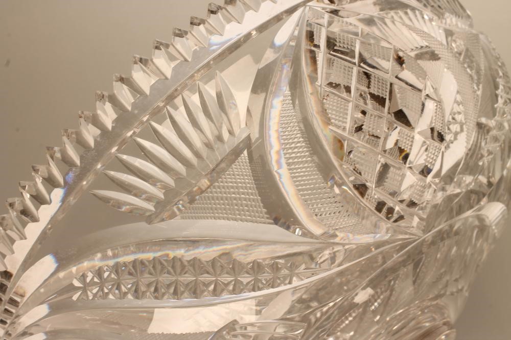 A HEAVY PEDESTAL GLASS BOWL Image